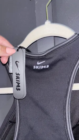 Nike SKIMS  thumbnail 3