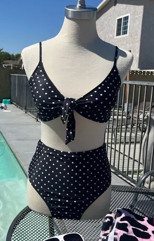 Amazon 🔥🔥High Waisted Two Pieces Polka Dots Swimsuit thumbnail 1
