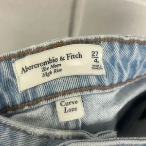 Abercrombie & Fitch women’s the mom high rise light wash jean thumbnail 5