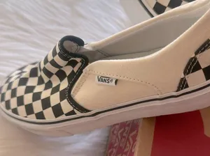 Vans Women’s Skateboarding Slippers Size 8.5 thumbnail 4