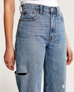 Abercrombie High-Rise Curve Love Jeans thumbnail 1