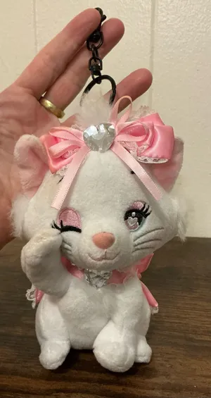 A Rare HTF Disney Store Japan Aristocats Marie Winking Plush Keychain Keyring thumbnail 1
