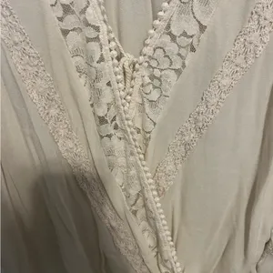 TAYLOR & SAGE Lace Inset Balloon Waist Woven Long-Sleeve Top size Large thumbnail 2