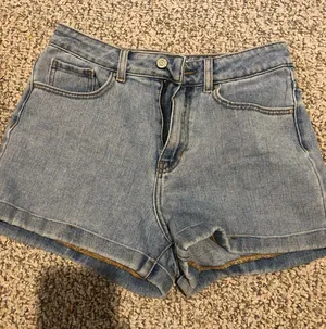 PacSun mom shorts thumbnail 1