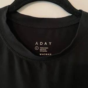 Aday Black Essentialist Short Sleeve T-Shirt Stretchy Oversized Women size Small thumbnail 3