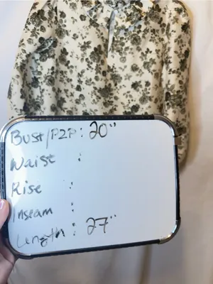 TUCKERNUCK Faded Roses Bouvier Blouse Size Medium thumbnail 2