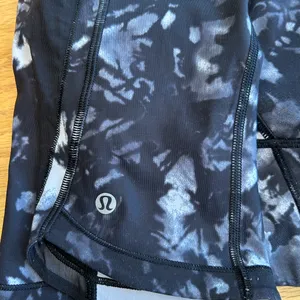 Lululemon Black White Abstract Floral Mesh Crop‎ Leggings Size 8 thumbnail 5