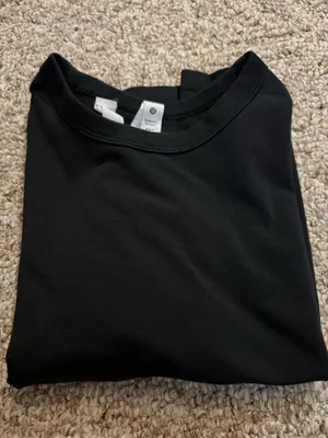 Lululemon Black Cropped Shirt thumbnail 1