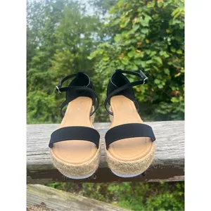 Top Moda Black Faux Suede Strappy Sandals Sz 7 NIB thumbnail 6