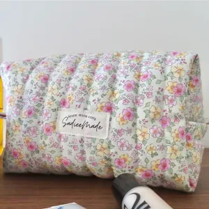 quilted makeup pouch Multiple thumbnail 1