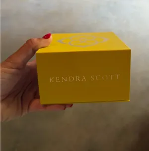 Kendra Scott Earrings thumbnail 4