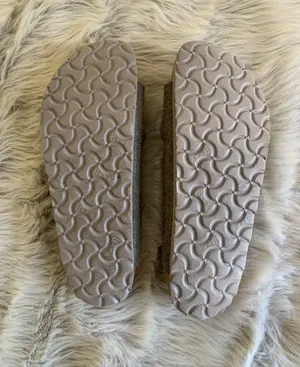 Birkenstock Women’s happy lamb wool Arizona sandals Size 7-7.5 thumbnail 7