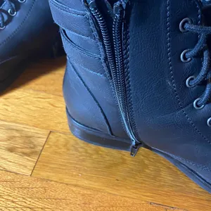 Black boots Size 10 thumbnail 3