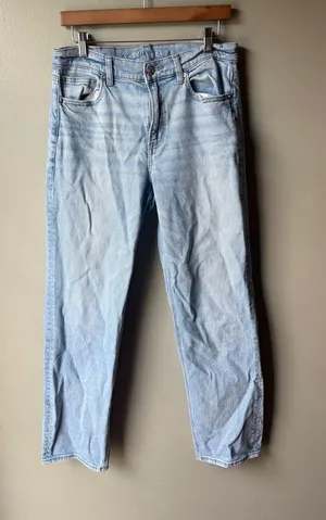 American Eagle Super High-Rise Straight Jeans Women’s Size 8 Light Wash thumbnail 1