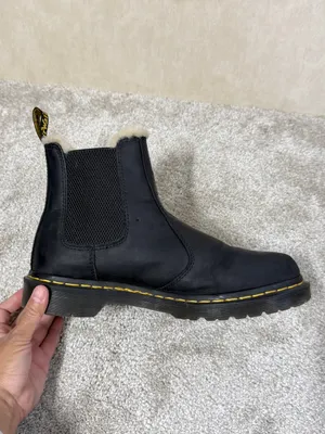 Dr. Martens Women’s 2976 Leonore Faux Fur Lined Chelsea Boots Leather in Black 9 thumbnail 7