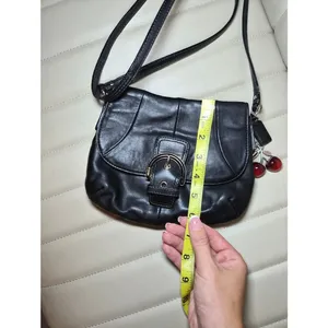 Vintage COACH Soho Leather Crossbody Bag Black Purse Flap Buckle With Charm Y2K thumbnail 2