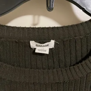 Garage Women’s Dark Green Knit Bodycon Short-Sleeve Shirt Size S (Used) thumbnail 4