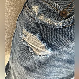 Abercrombie & Fitch Distressed Raw Hem‎ Denim Mini Skirt – Size 0 Y2K Style thumbnail 6
