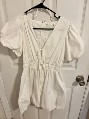 Boutique White thumbnail 1