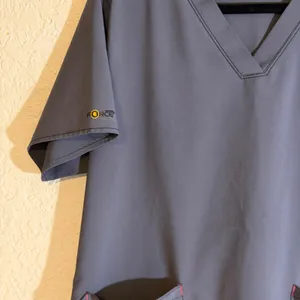 Carhartt Scrub Top Womens L Gray V-Neck Short Sleeve Force Pocket‎ Medical thumbnail 4