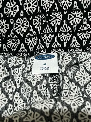Old Navy Black and White‎  Shorts thumbnail 5