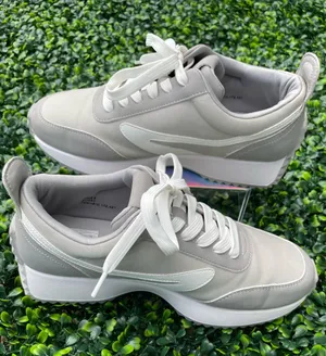 Women's dv by dolce vita bynx Grey Platform Lace-Up Sneakers, size 9 thumbnail 1