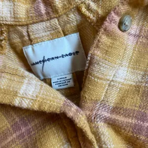 American Eagle Size Small Yellow Pink White Buffalo Plaid Flannel Button Down thumbnail 5