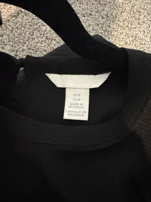 H&M Top Black Long Sleeve thumbnail 4