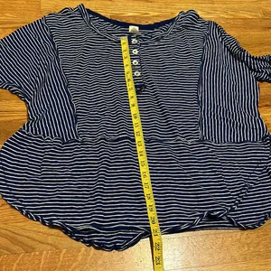 Free People Women’s Medium Striped Blue White Linen Button Oversized Top Shirt thumbnail 2