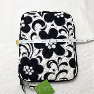 Vera Bradley Night & Day Black and White Floral‎ Quilted Tablet Sleeve thumbnail 7