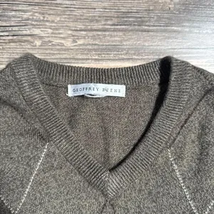 Geoffrey Beene Extra Soft Argyle  V-Neck Sweater Vest. thumbnail 3