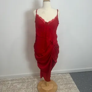 Pretty Little Thing Red Strappy Satin Gathered Midi Dress in Red thumbnail 5