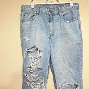 American Eagle Light Wash Mom Straight Jeans Distressed 8 Women thumbnail 2