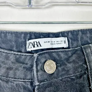 ZARA Acid-Wash black denim high-waist straight leg raw hem jeans Size 8 US‎ thumbnail 3