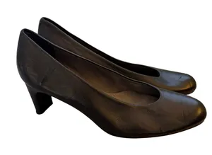 Stuart Weitzman Women's Black Leather‎ Almond Toe Slip On Pumps 5 1/2 M thumbnail 1