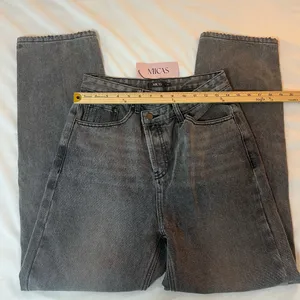 Micas Asymmetric Waist Straight Leg Jeans‎ Gray Size Small thumbnail 6