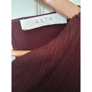 ASTR Wine Samara Satin Long-Sleeve Open Back Dress Wedding Cocktail Party M thumbnail 5