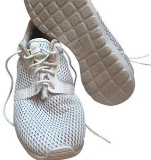 NIke Sneakers White Size 7 thumbnail 1