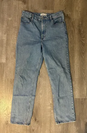 Abercrombie 90s Straight Ultra High-Rise Light Blue Jeans thumbnail 1