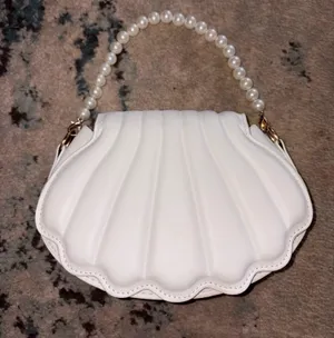 Clam Shell Purse White thumbnail 1