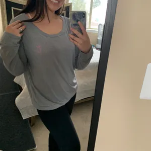 Victoria’s Secret Gray Pajama Top with bow NWT‎ thumbnail 4