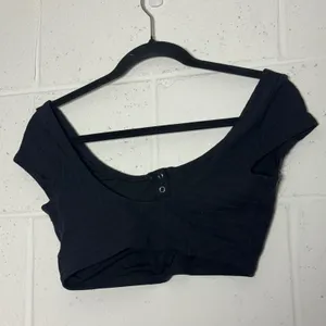 Aerie Black Ribbed Henley Crop Top Scoop Neck Cap Sleeve Medium M thumbnail 3