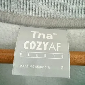 Aritzia Tna Sweatshirt CozyAF Fleece 2 Heather Grey Oversized Crewneck Pullover thumbnail 6