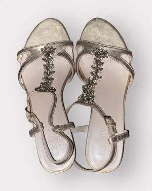 David’s Bridal Gold Leather Sandals Heels Shoes Size 8.5 M thumbnail 1