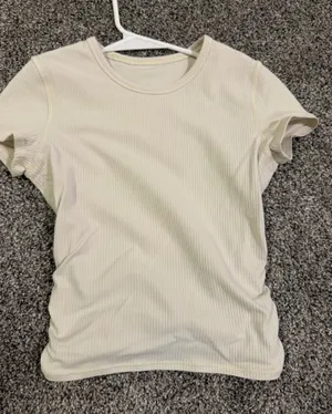 Lululemon top thumbnail 1