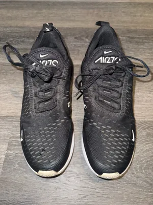 Nike Air Max 270 Shoes thumbnail 1