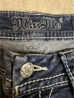 MISS ME Jeans Mid-Rise Easy Crop Curvy Distressed Size 27 Style E3374EFC thumbnail 5