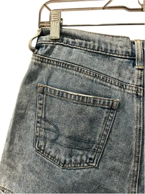 American Eagle Size 4 Light Wash Blue Denim Mom Jean Shorts Casual Cotton Womens thumbnail 7