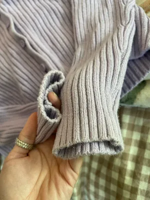 cropped hollister cardigan size small thumbnail 4