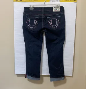 WLHJ58FE2 Americana Chain Dark Rinse Rolled Capri Jeans $209 EUC 28 thumbnail 4